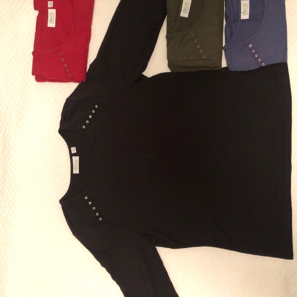 4 long sleeve shirts size MEDIUM